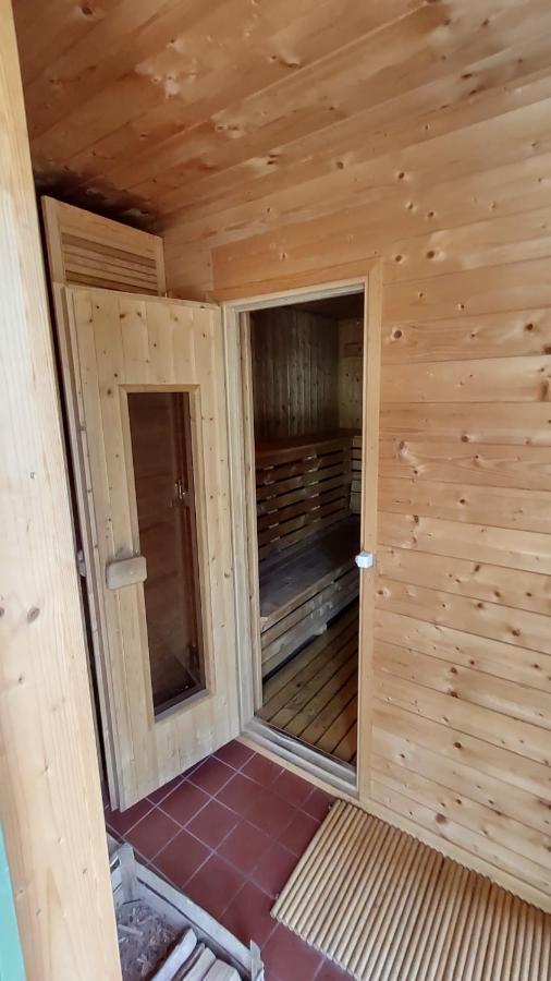 Grosse Wohnung / Haushaelfte In Peetzig Am See Angermunde Εξωτερικό φωτογραφία