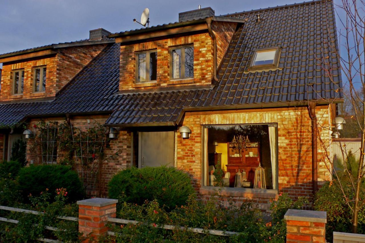 Grosse Wohnung / Haushaelfte In Peetzig Am See Angermunde Εξωτερικό φωτογραφία
